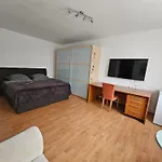 Apartment City-close - King Bed & Free Garage Bayreuth