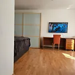 City-close - King Bed & Free Garage *