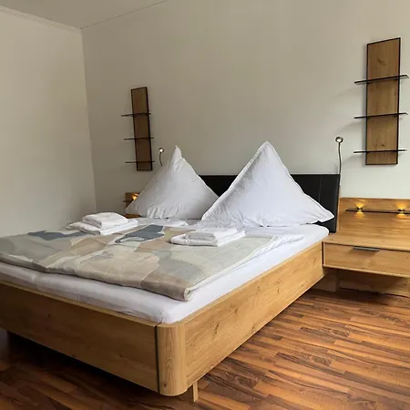 City-close - King Bed & Free Garage