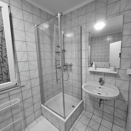 דירה City-close - King Bed & Free Garage *