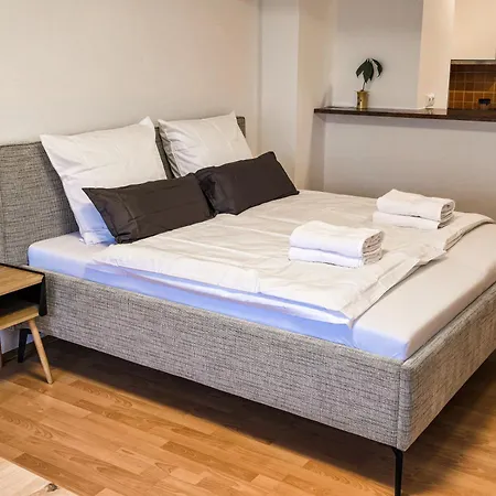 City-close - King Bed & Free Garage דירה *