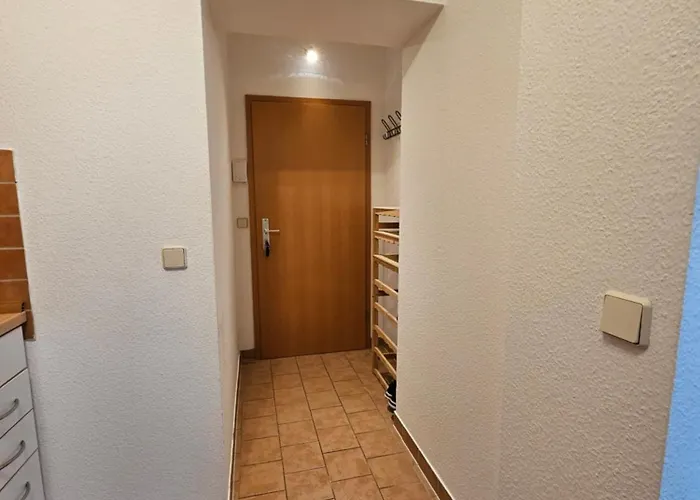 City-close - King Bed & Free Garage Apartmán *