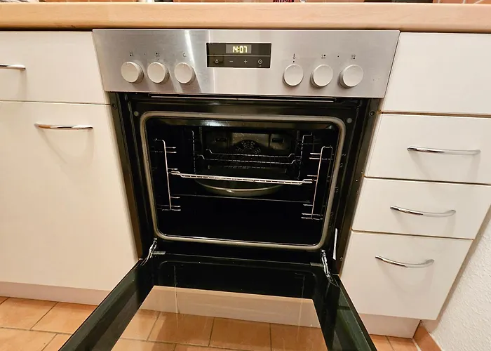 City-close - King Bed & Free Garage Apartmán *