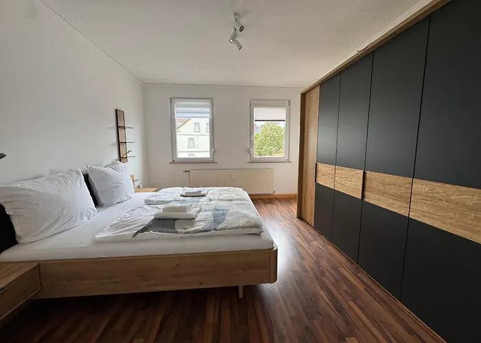 City-close - King Bed & Free Garage Apartmán