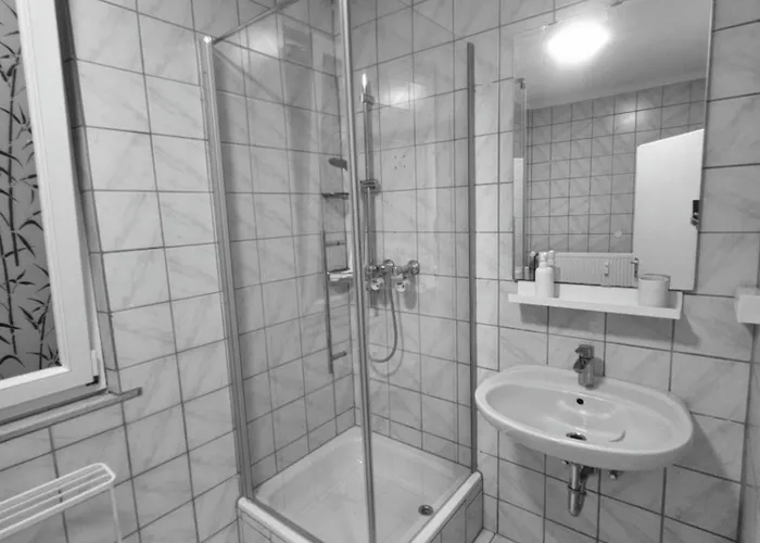 Apartmán City-close - King Bed & Free Garage *