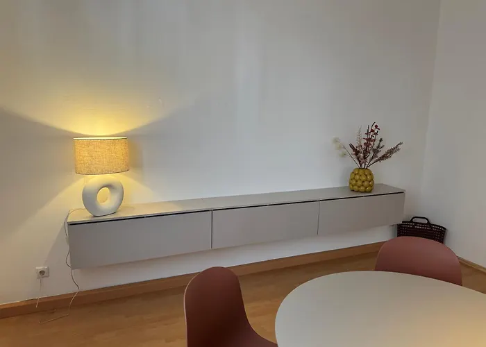 City-close - King Bed & Free Garage *