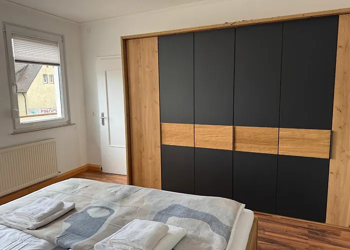 Apartmán City-close - King Bed & Free Garage *