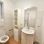 City-close - King Bed & Free Garage