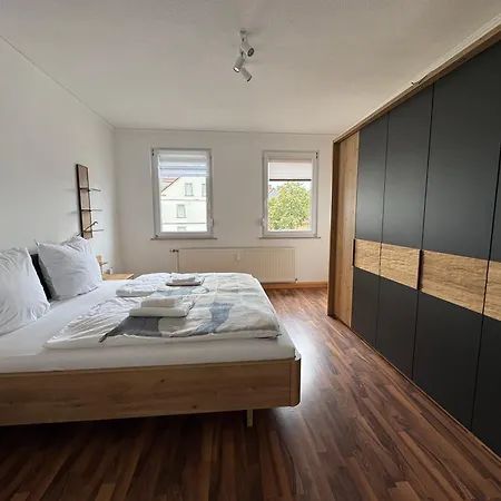 City-close - King Bed & Free Garage Apartment