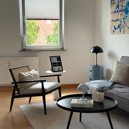 Apartment City-close - King Bed & Free Garage