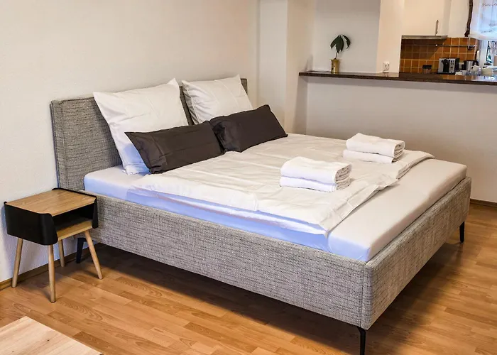 City-close - King Bed & Free Garage Apartman *